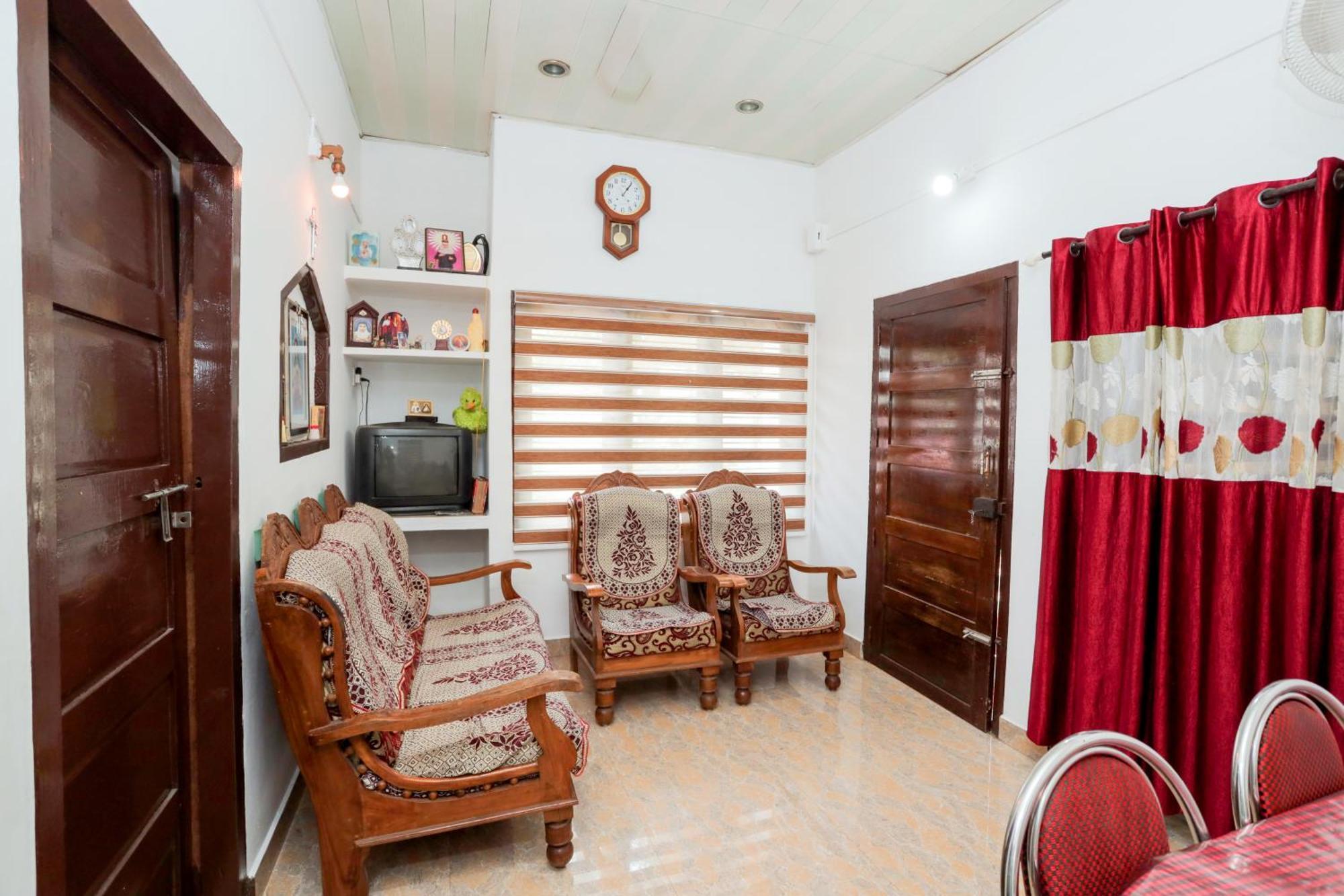 Koonamparayil Home Stay Munnar Anaviratty-Family Only Εξωτερικό φωτογραφία