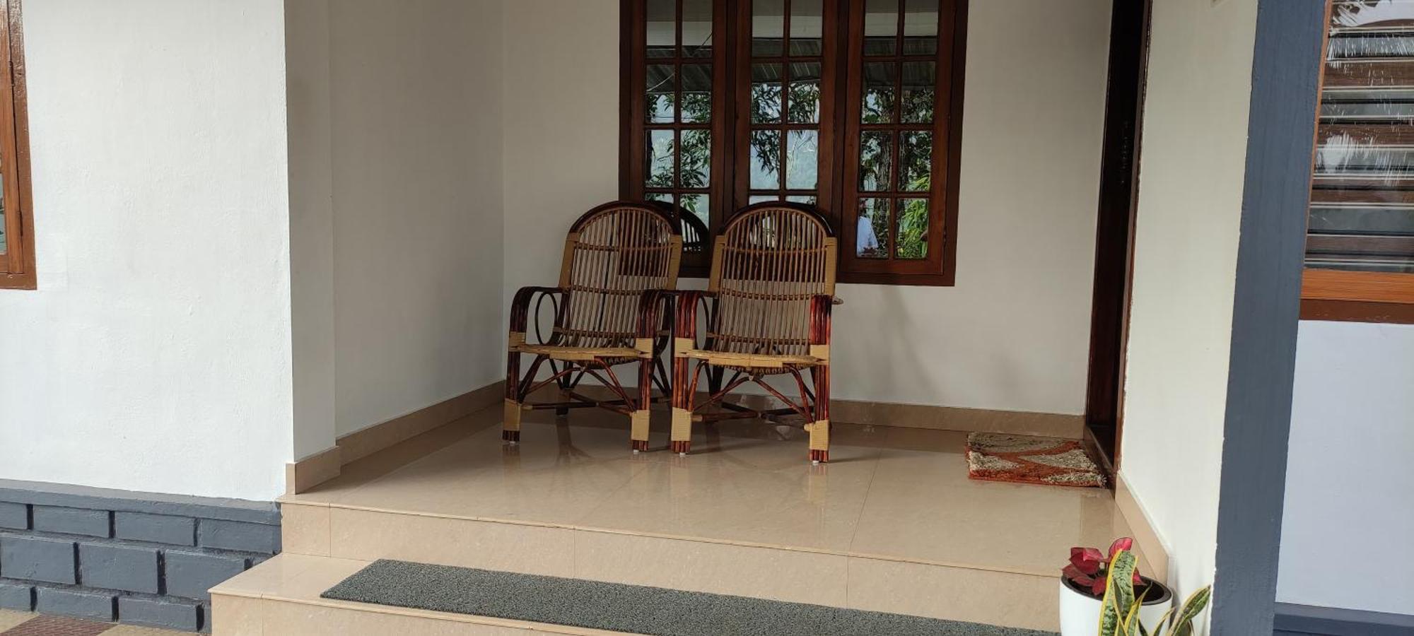Koonamparayil Home Stay Munnar Anaviratty-Family Only Εξωτερικό φωτογραφία