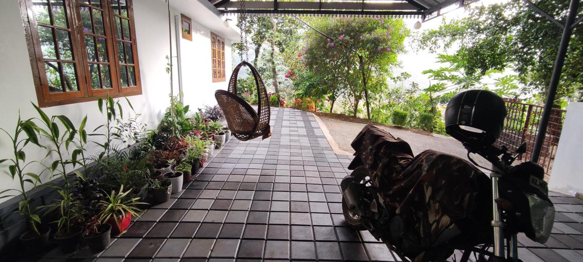 Koonamparayil Home Stay Munnar Anaviratty-Family Only Εξωτερικό φωτογραφία