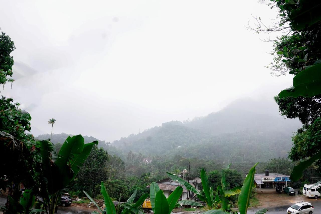 Koonamparayil Home Stay Munnar Anaviratty-Family Only Εξωτερικό φωτογραφία